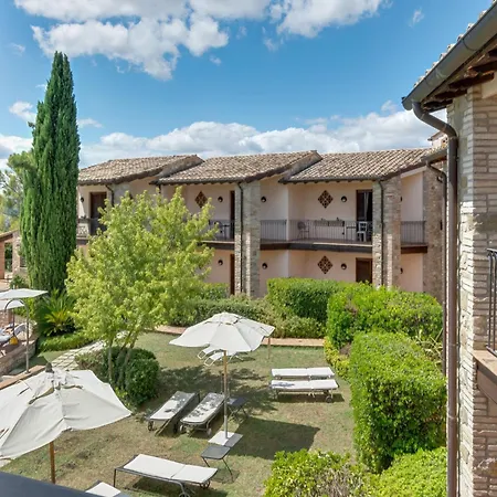 Elegant In With Swimming Pool Set In Nature * Collazzone